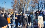 Studenti i predstavnici sindikata ispred RTV-a: Tražimo tačno, odgovorno i profesionalno izveštavanje Studenti i predstavnici sindikata ispred RTV-a: Tražimo tačno, odgovorno i profesionalno izveštavanje